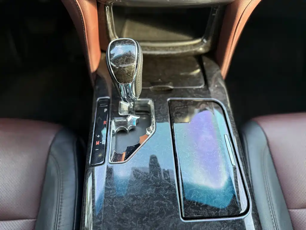 Toyota Crown — миниатюра 13