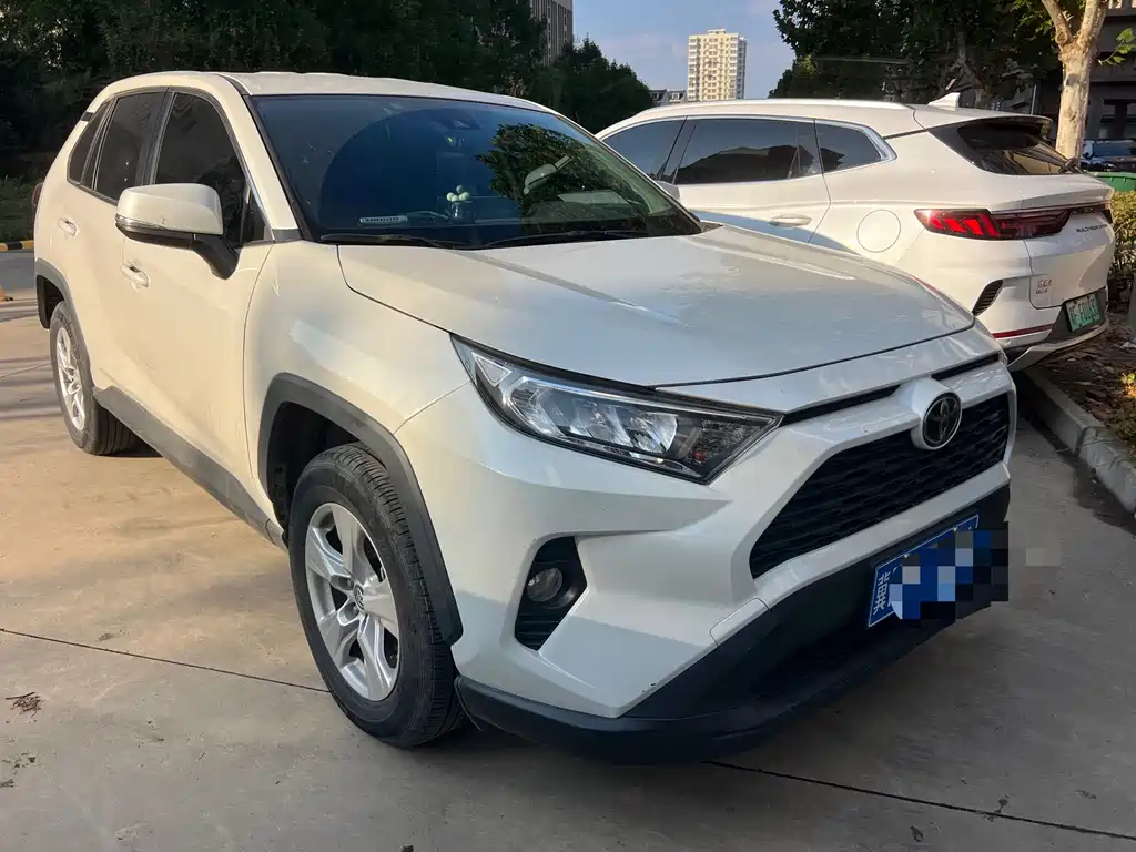 Toyota RAV4 — миниатюра 3