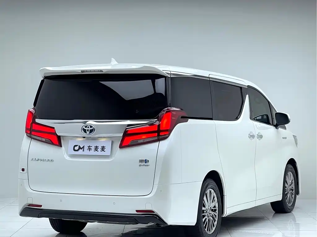 Toyota Alphard — миниатюра 3