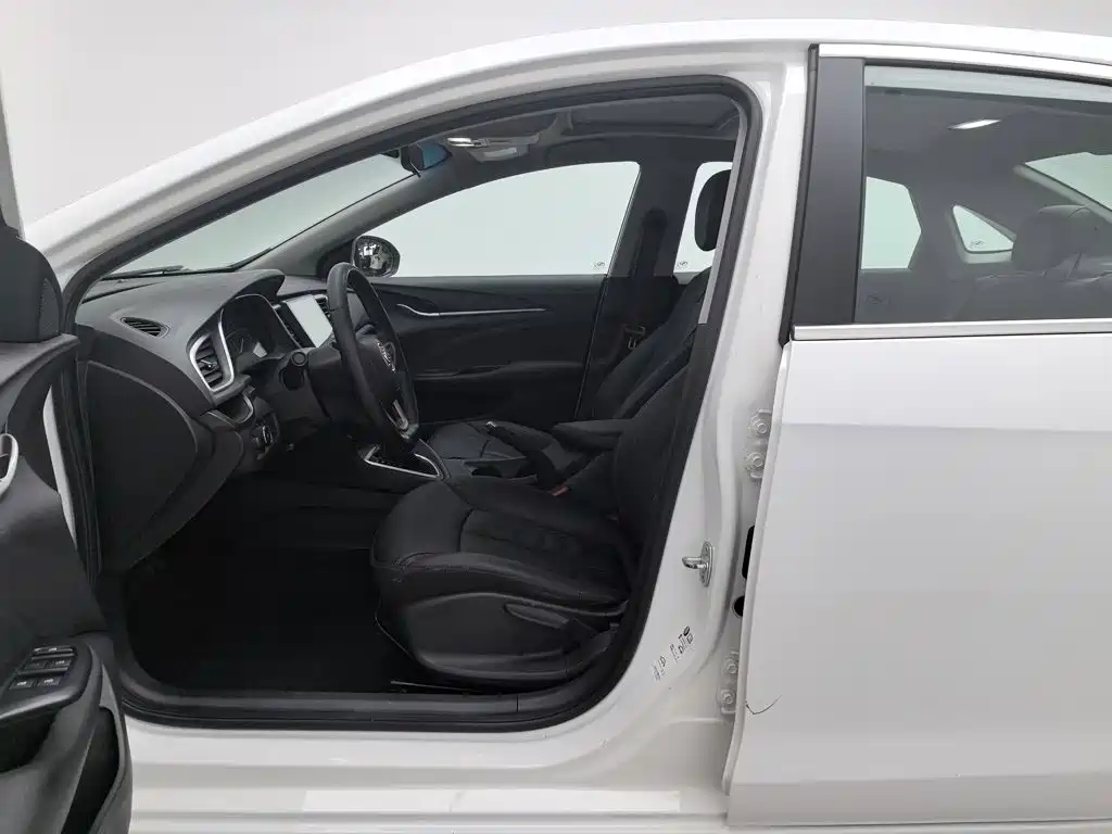 Buick Excelle — миниатюра 10
