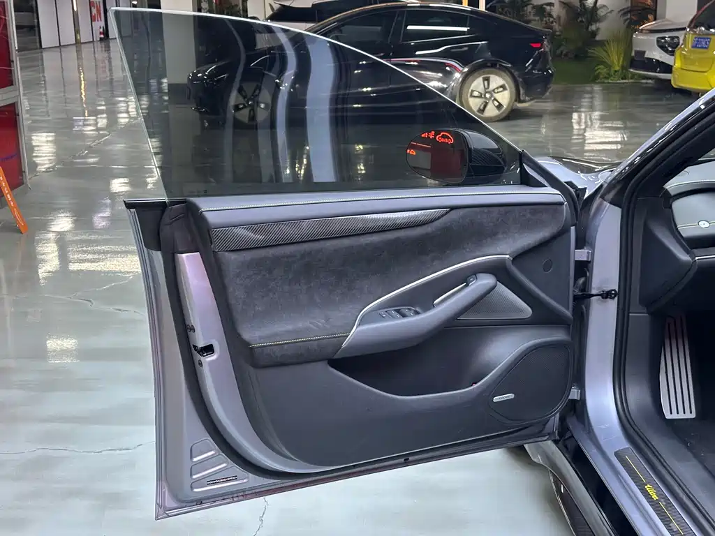 XIAOMI CAR XIAOMI SU7 ULTRA