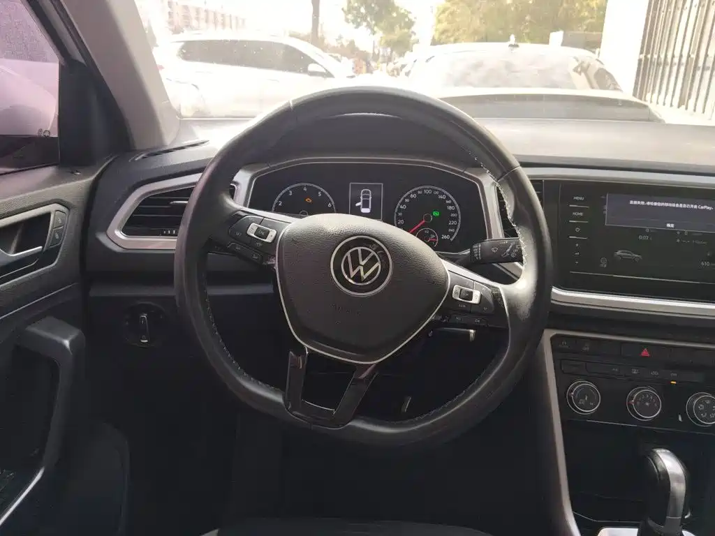 Volkswagen T-Roc — миниатюра 3