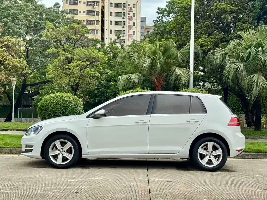 Volkswagen Golf 2016 230TSI AT Comfort