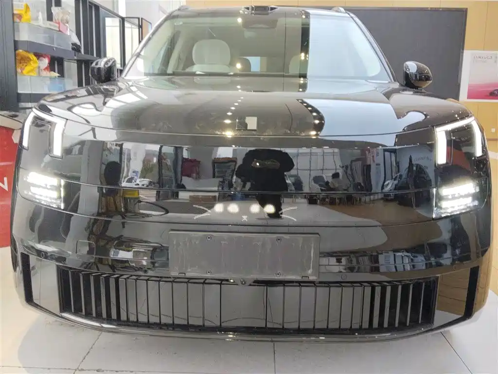 Lynk & Co 900 2025 2.0T 6 мест