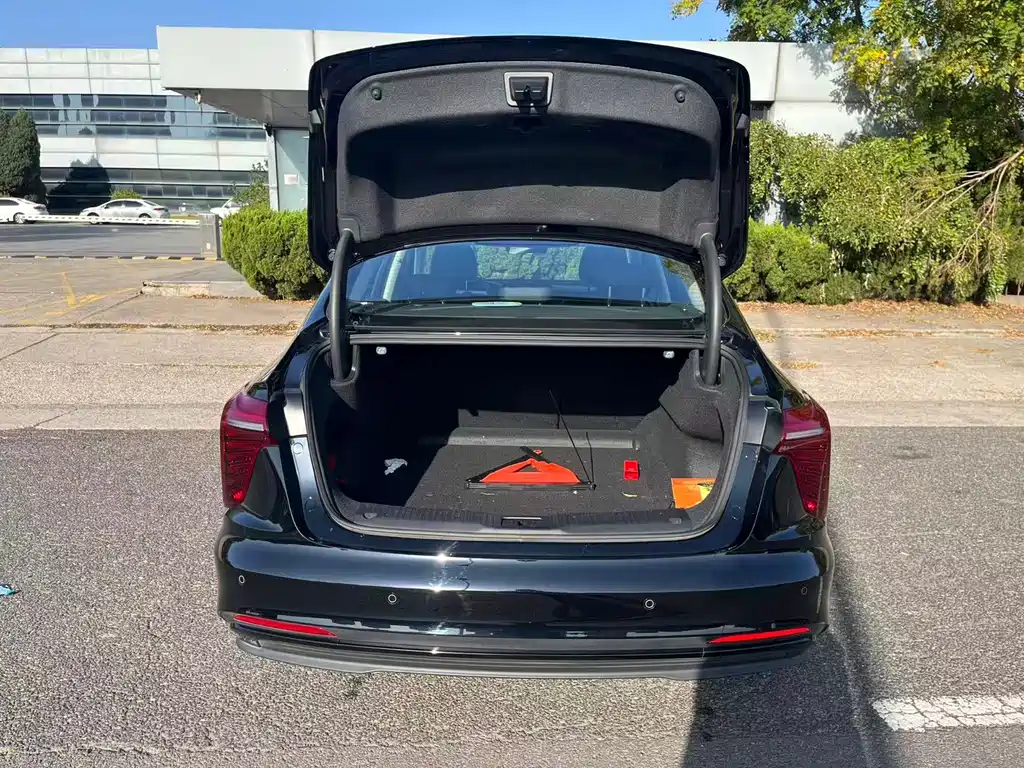 Hongqi Hongqi H5 PHEV — миниатюра 4
