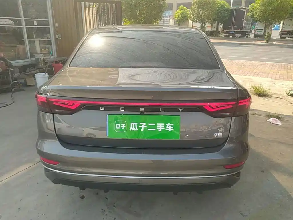 Geely Emgrand — миниатюра 6