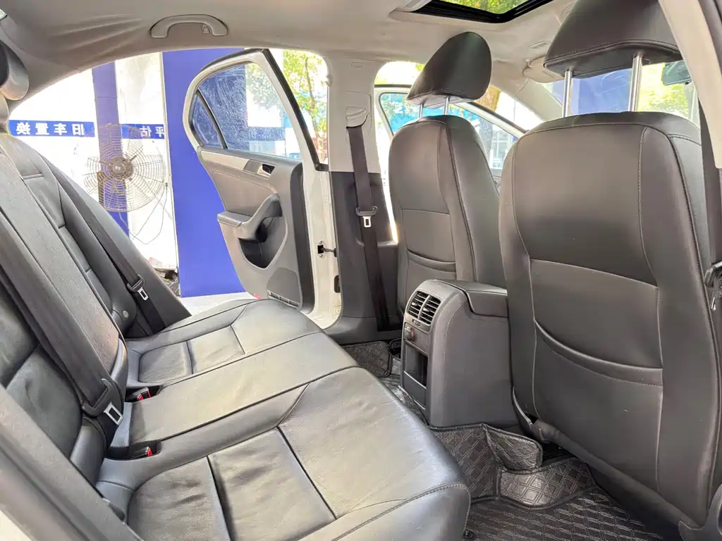 Volkswagen Sagitar — миниатюра 14