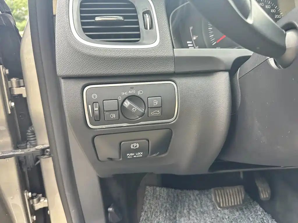 Volvo S60 — миниатюра 10