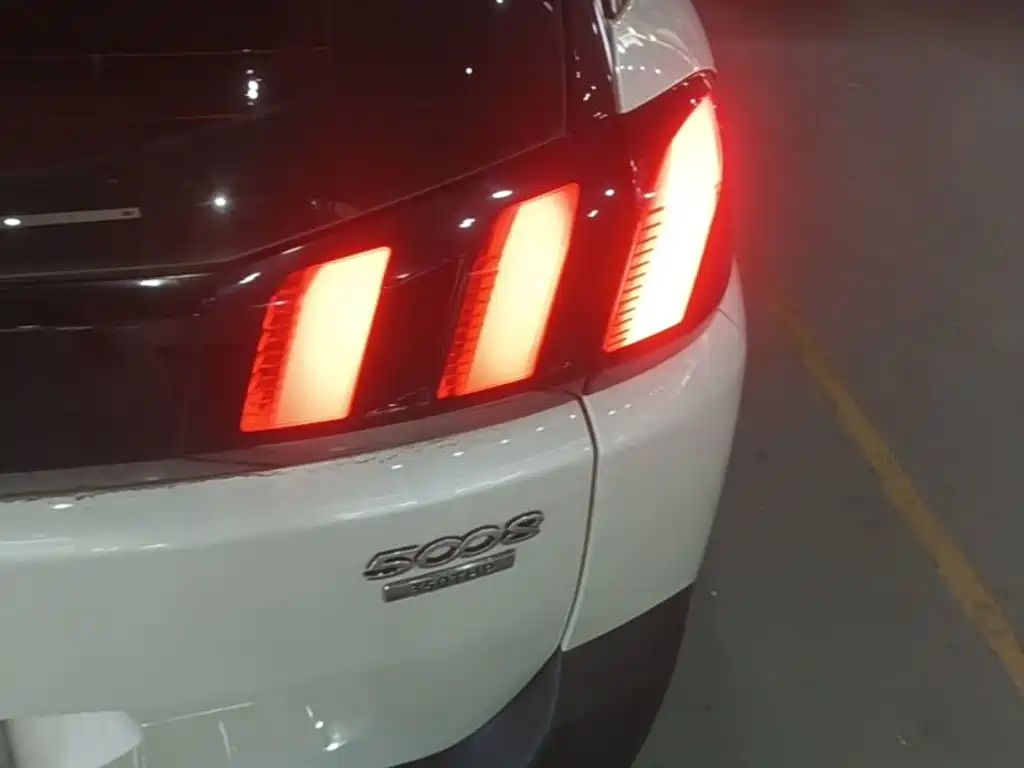 Peugeot 5008 — миниатюра 8