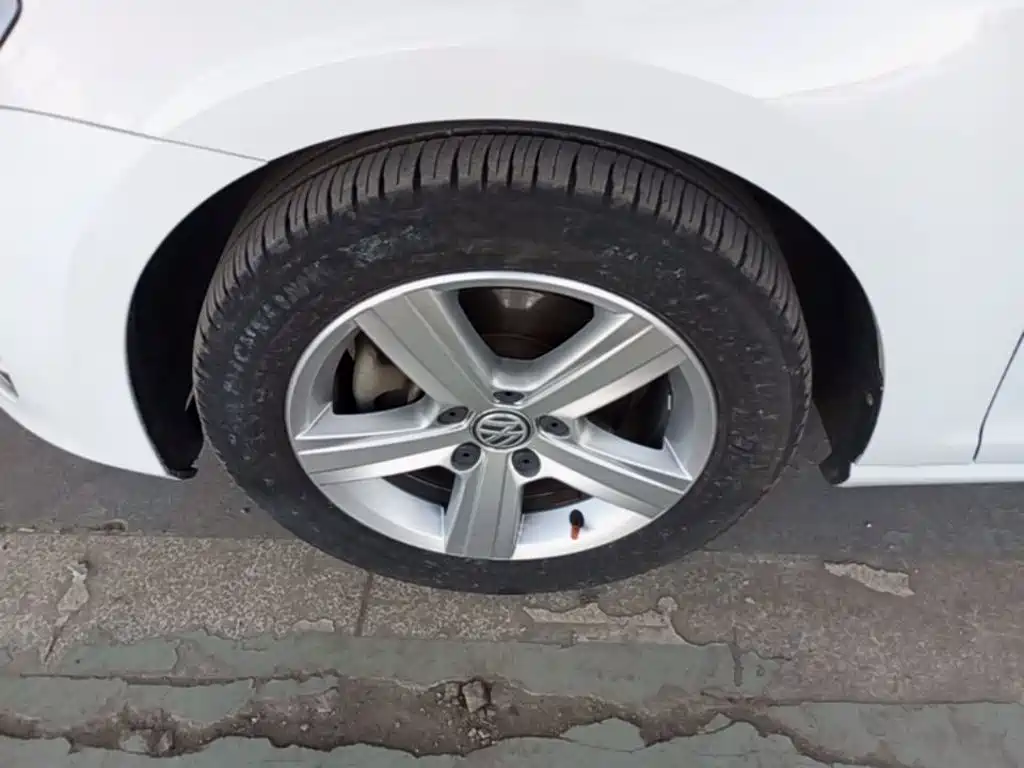 Volkswagen Golf — миниатюра 23