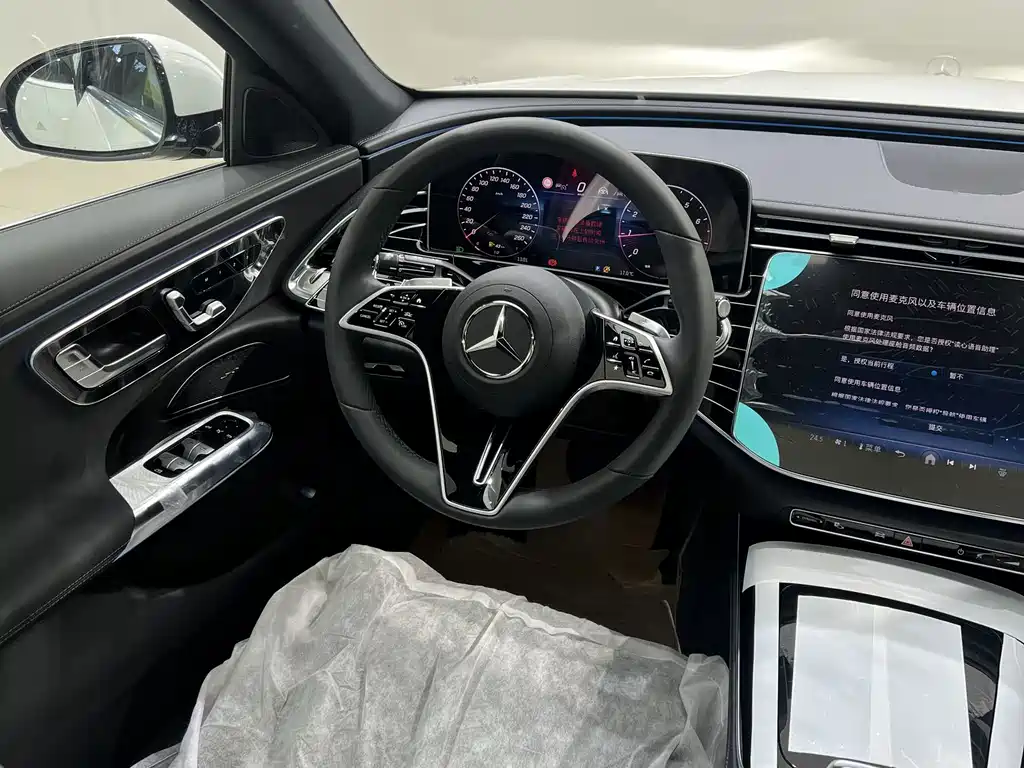 Mercedes-Benz E-Class — миниатюра 5