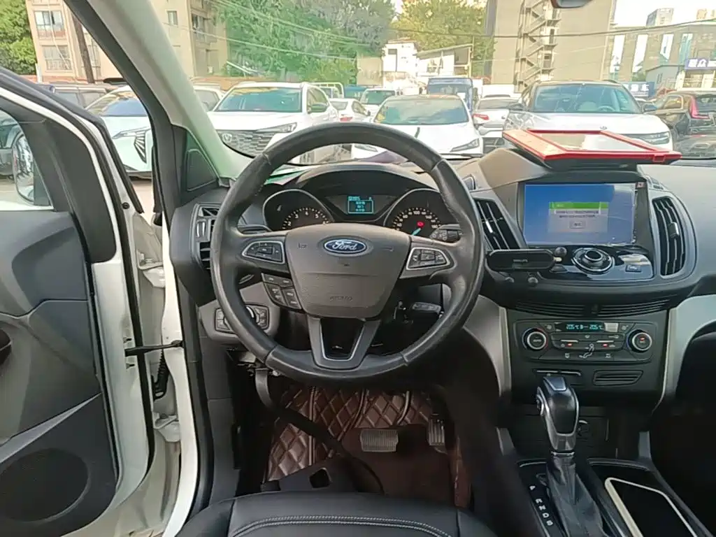 Ford Kuga — миниатюра 11