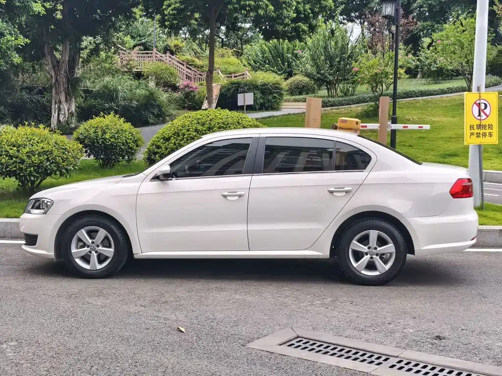 Volkswagen Lavida — миниатюра 3