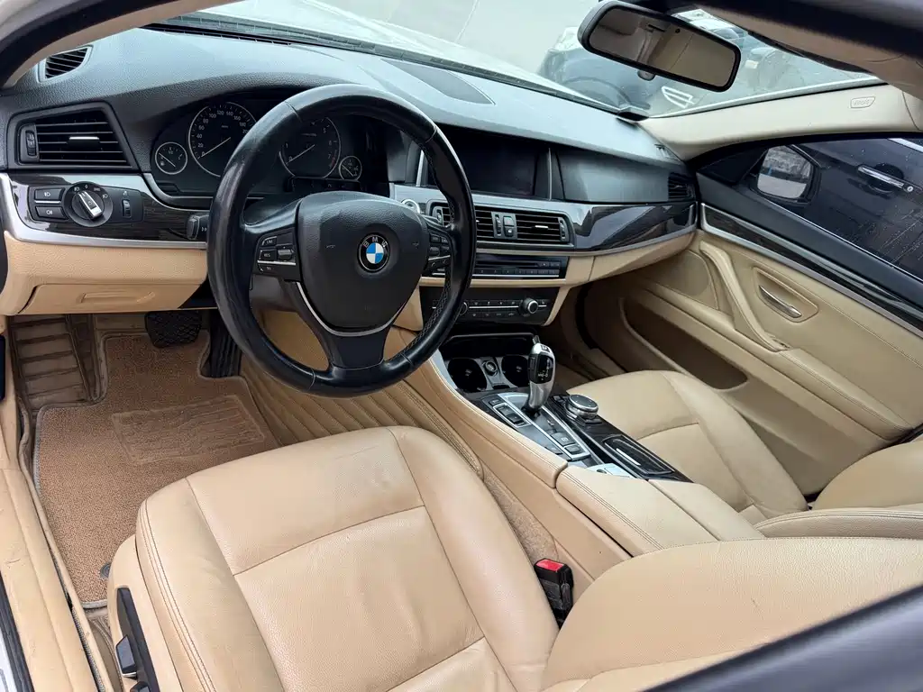 BMW 5 Series — миниатюра 2