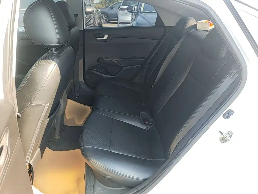 Hyundai Verna — миниатюра 17