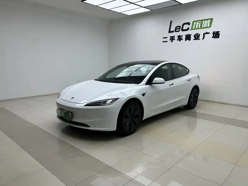 Tesla Model 3 2026