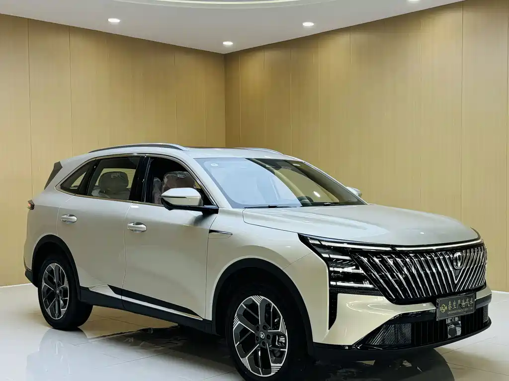 Changan CS75 PLUS - фото 3