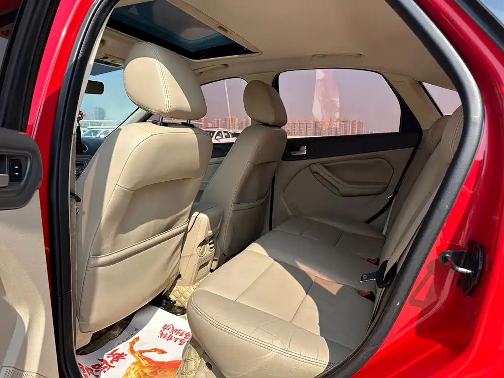 Ford Focus — миниатюра 5
