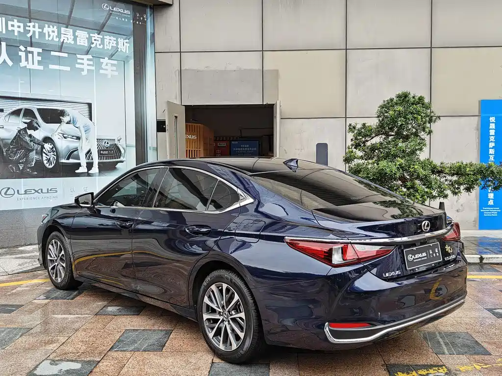 Lexus ES — миниатюра 6