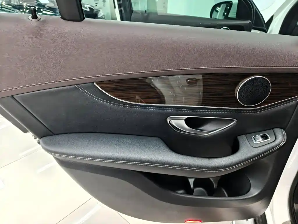 Mercedes-Benz GLC — миниатюра 25