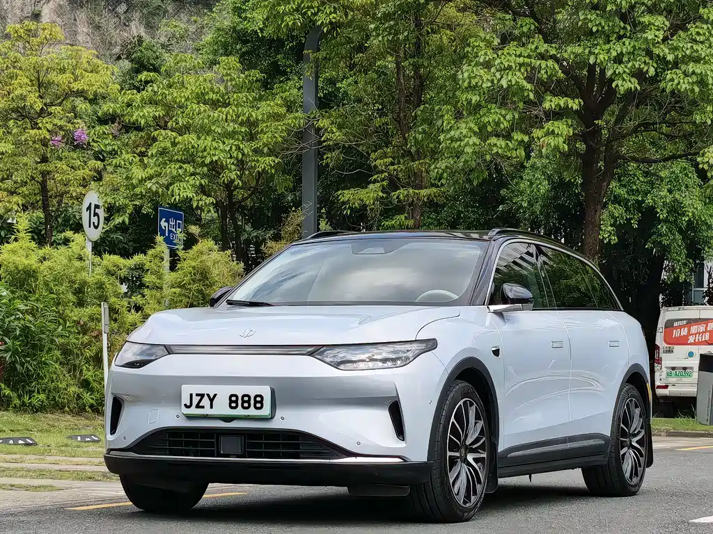 Leapmotor C11