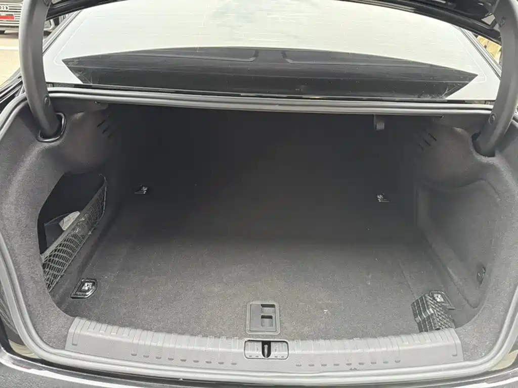 Audi A6L — миниатюра 12