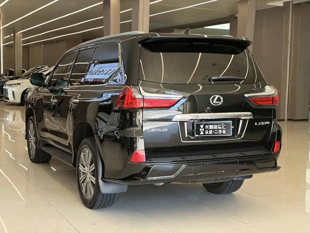 Lexus LX — миниатюра 6