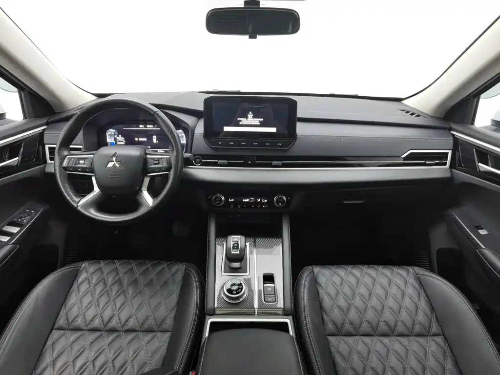 Mitsubishi Outlander 2023 1.5T CVT 7 мест
