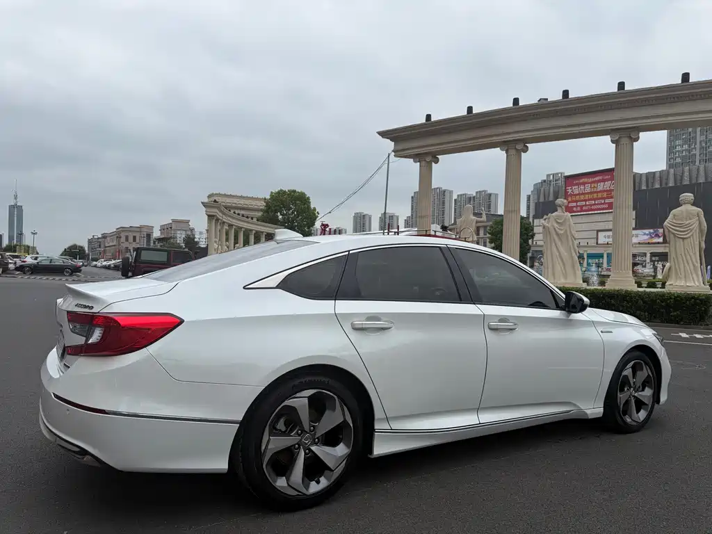 Honda Accord — миниатюра 9