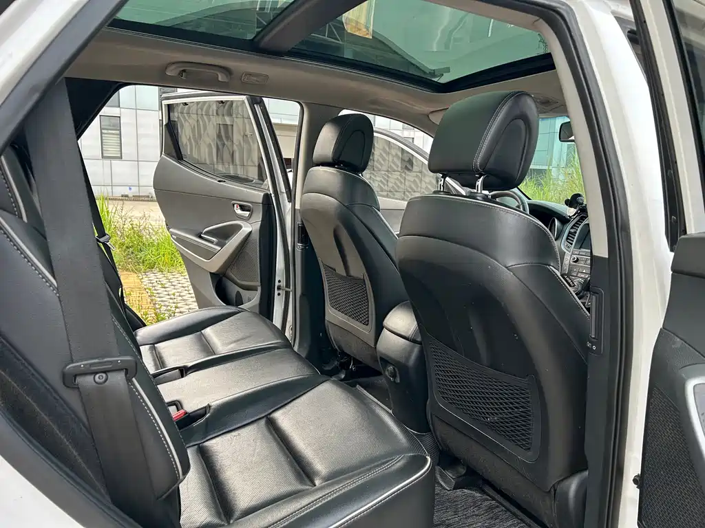 Hyundai Santa Fe — миниатюра 8