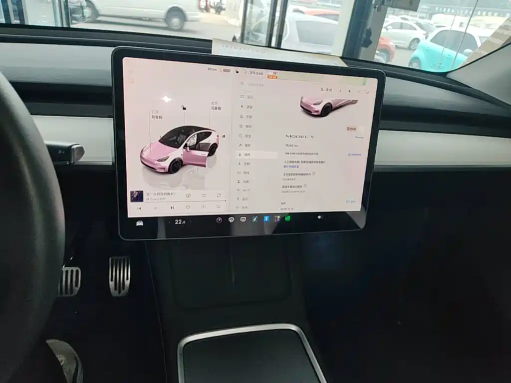 Tesla Model Y — миниатюра 13