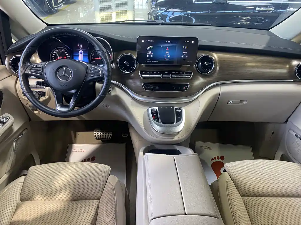 Mercedes-Benz V-Class V 2022 V 260 L Luxury
