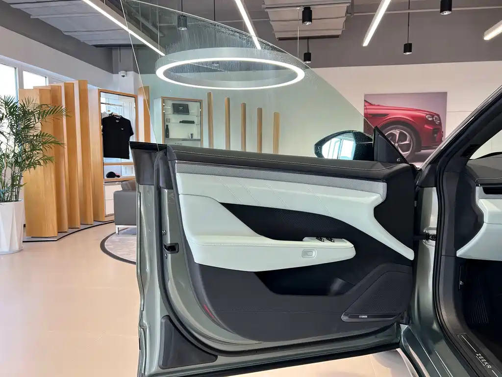 ZEEKR EXTREME KRYPTON 001