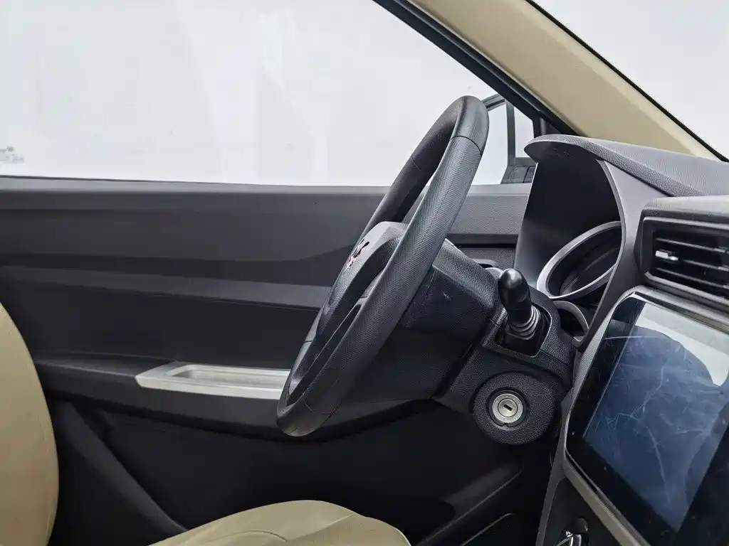 Wuling Hongguang — миниатюра 22