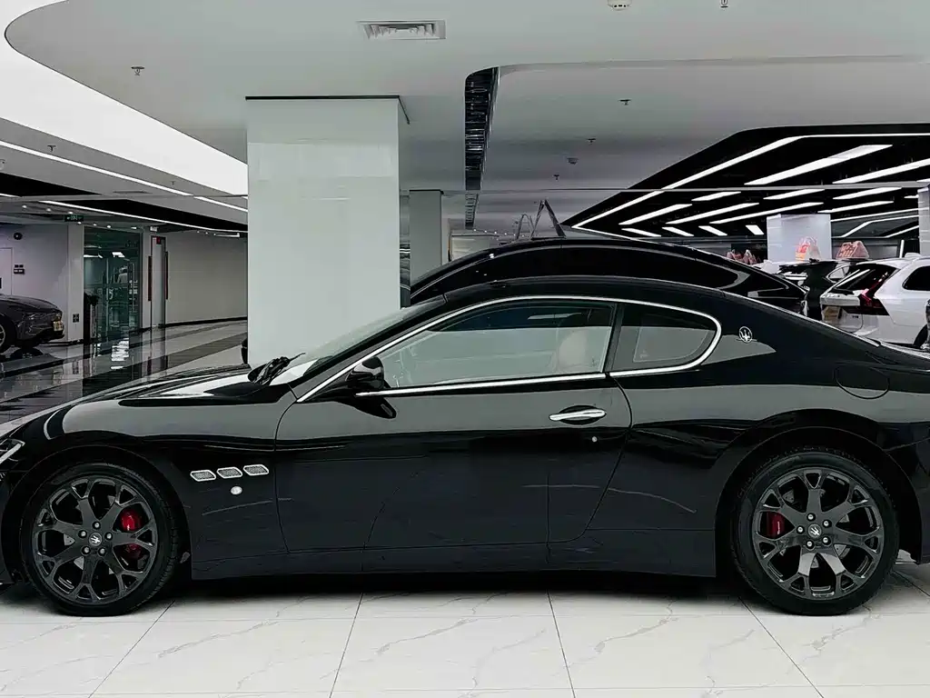Maserati GranTurismo — миниатюра 3