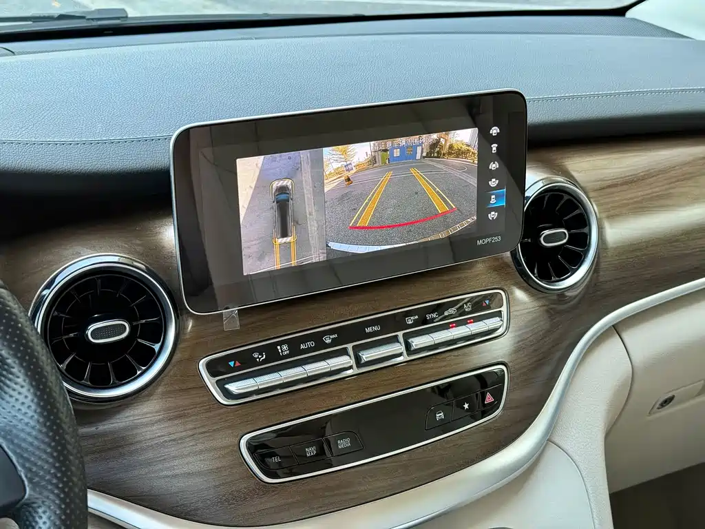 MERCEDES-BENZ V CLASS