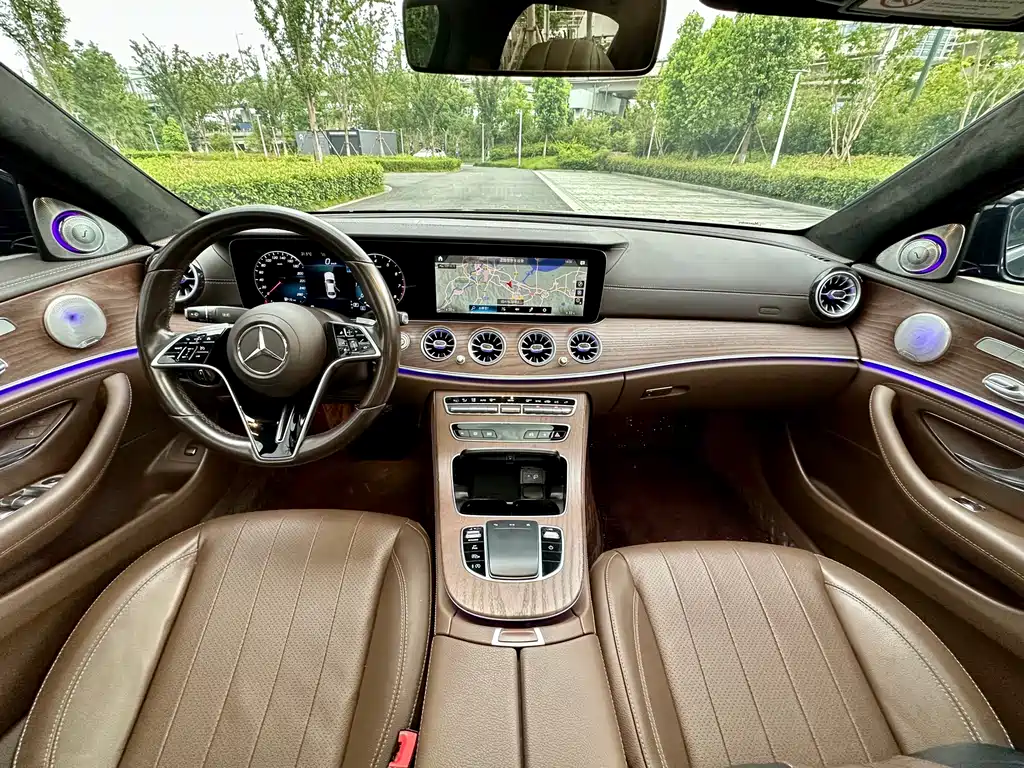 Mercedes-Benz E-Class — миниатюра 7
