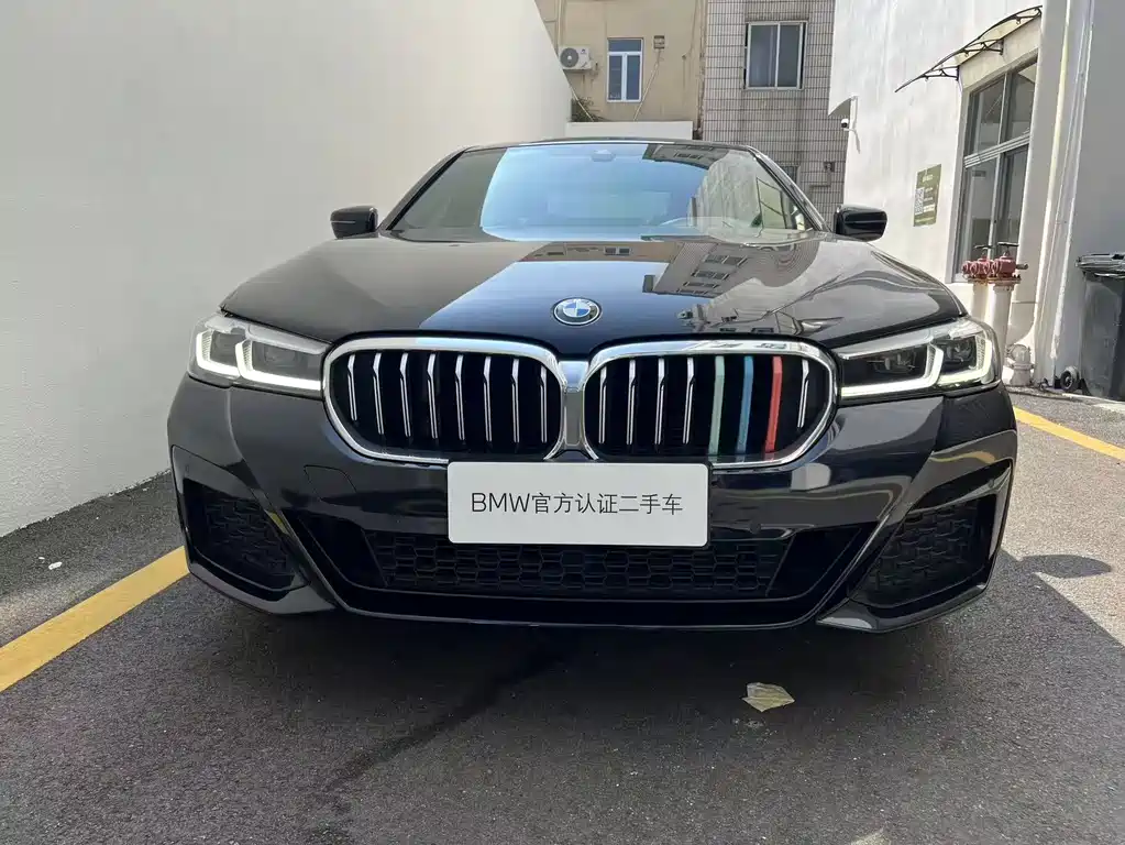 BMW 5 Series — миниатюра 2