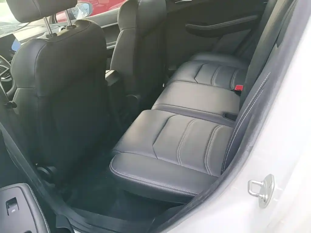 BYD Yuan EV — миниатюра 17