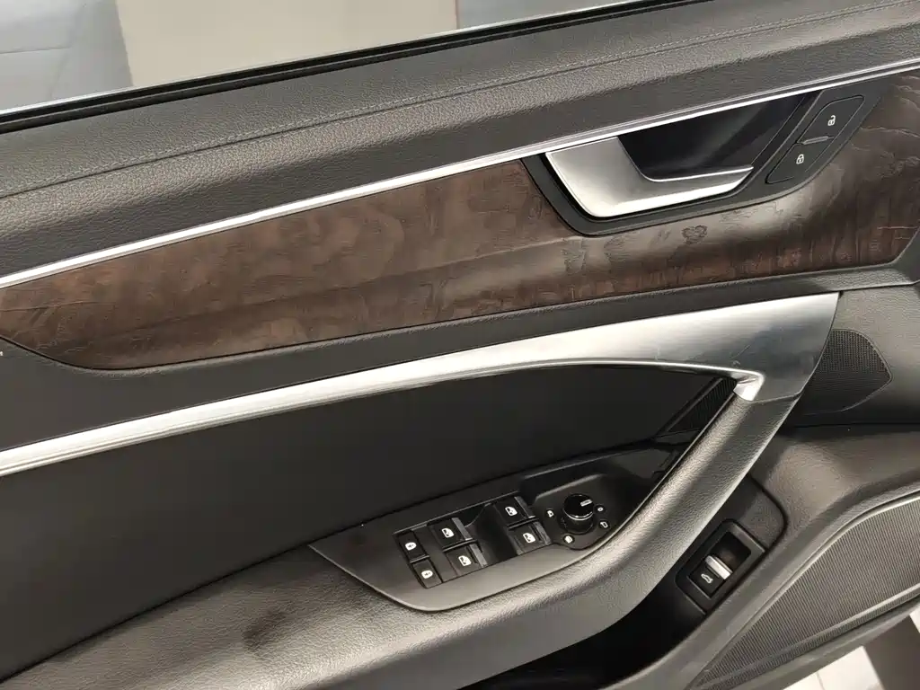 Audi A6L — миниатюра 13