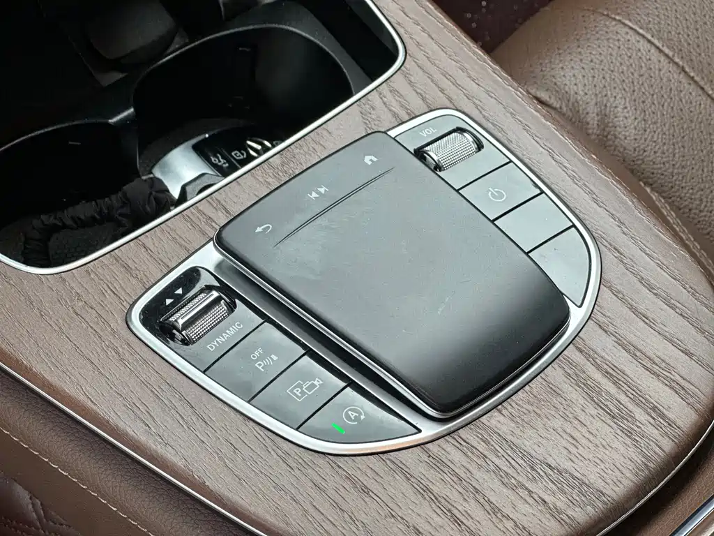 Mercedes-Benz E-Class — миниатюра 14