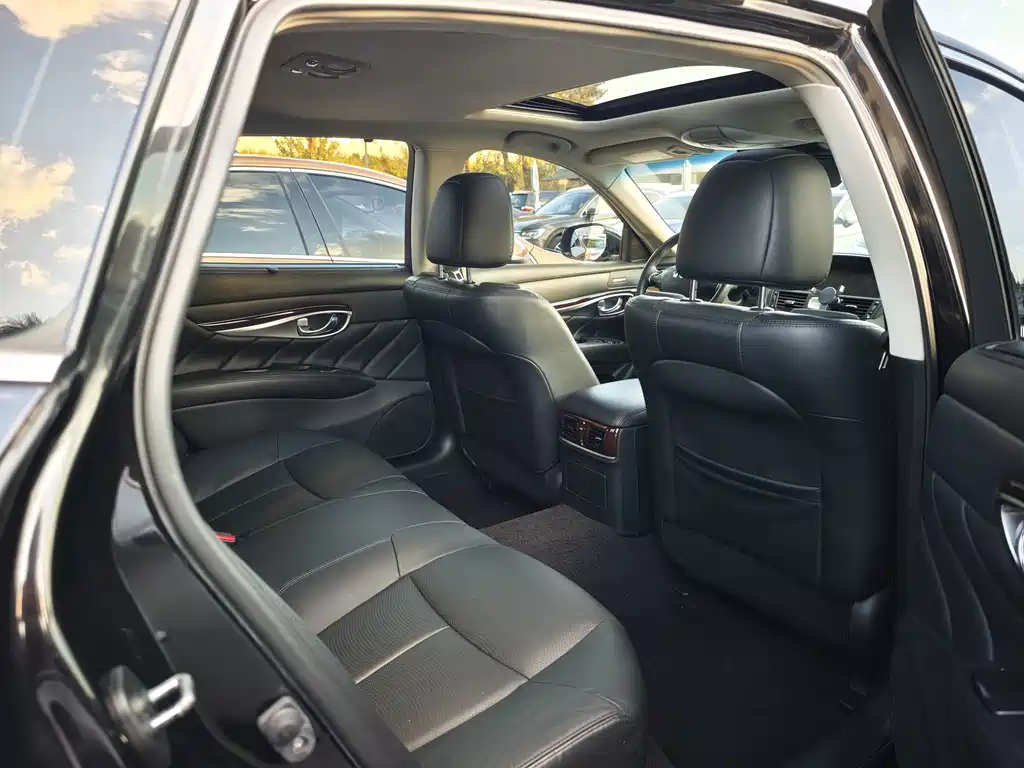 Infiniti Q70 — миниатюра 5