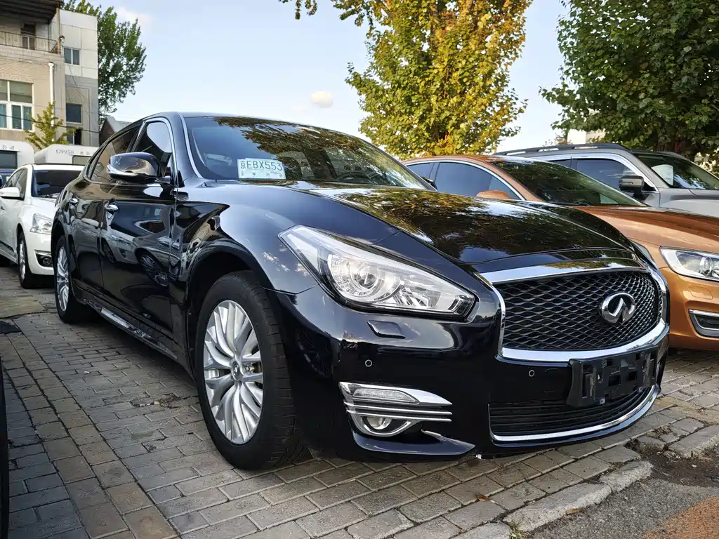 Infiniti Q70 — миниатюра 3