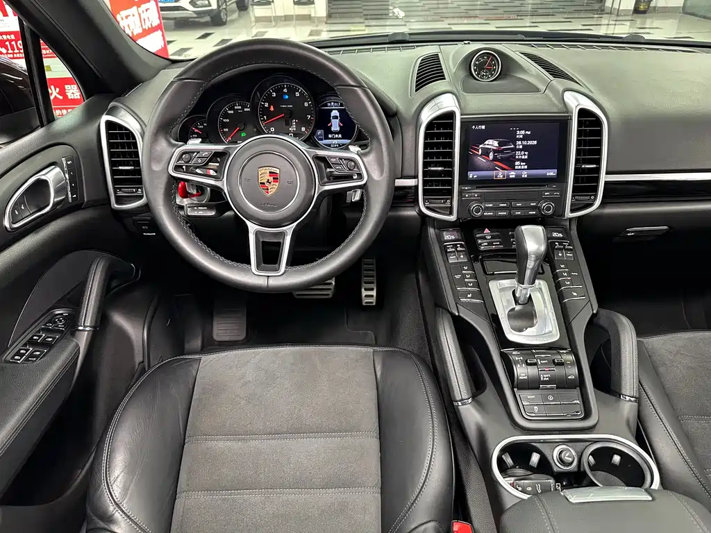 Porsche Cayenne — миниатюра 39