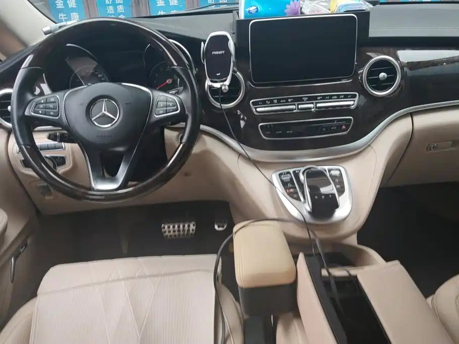 Mercedes-Benz V-Class — миниатюра 12