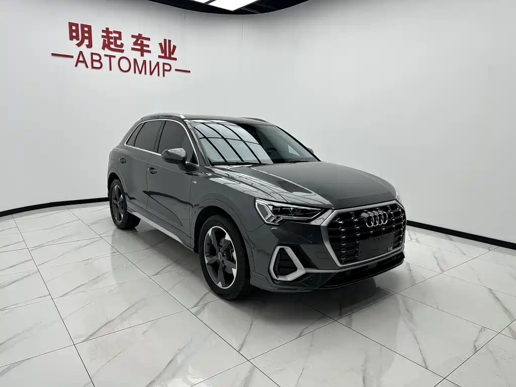 Audi Q3 2023 35 TFSI Fashion (1.4T)