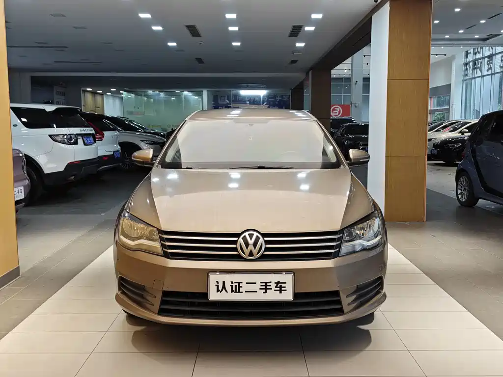 Volkswagen Bora 2015 1.6L AT Fashion