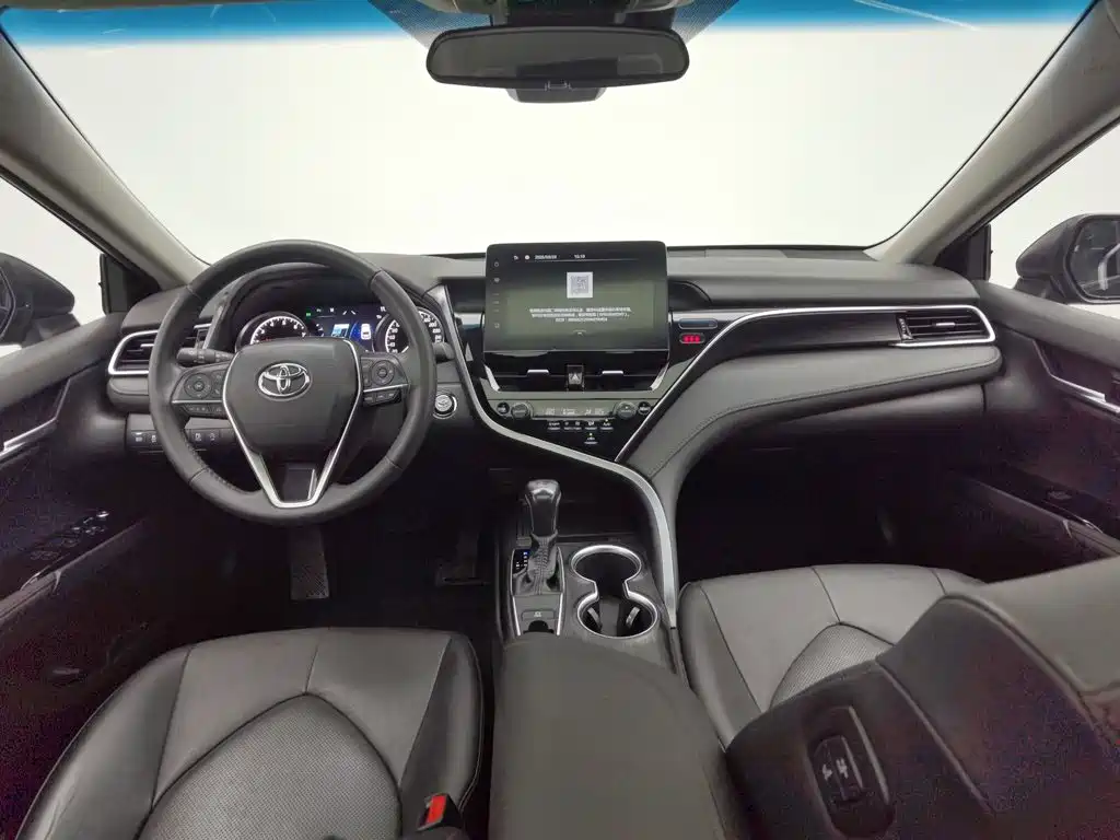 Toyota Camry — миниатюра 5