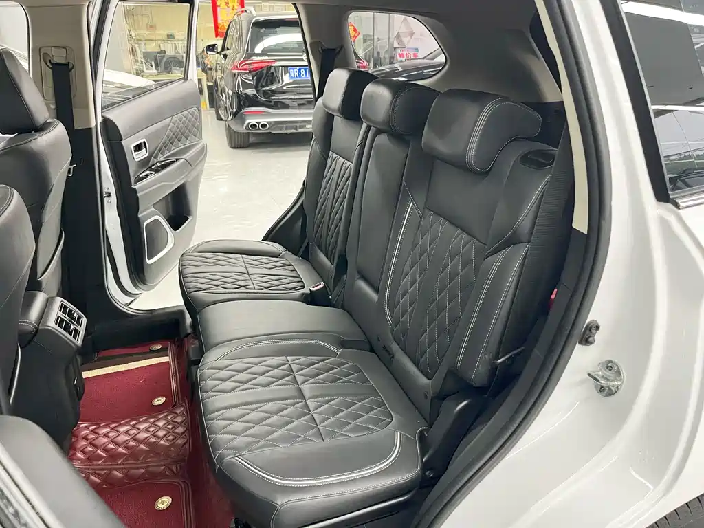Mitsubishi Outlander — миниатюра 17