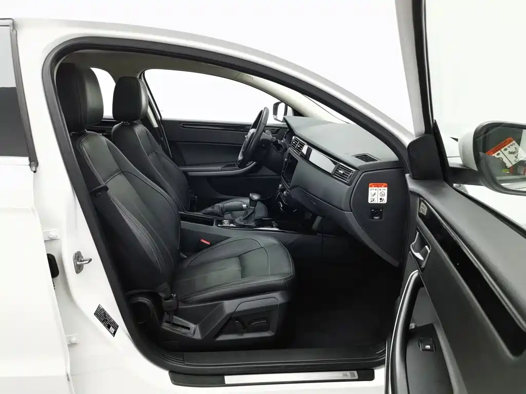 Qoros Qoros 3 — миниатюра 23